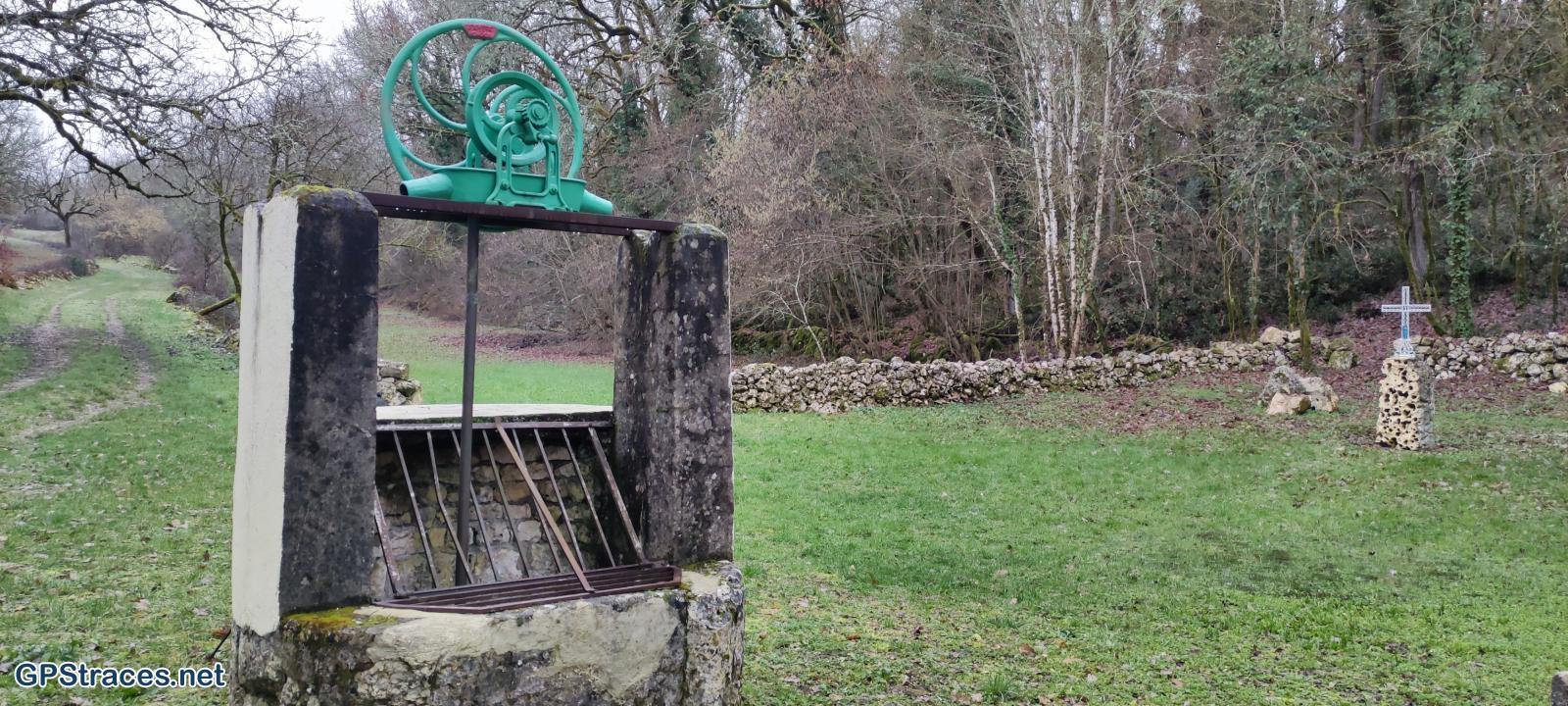 Lot-46 - Chemin des puits et lavoirs de Laburgade à Aujols–0