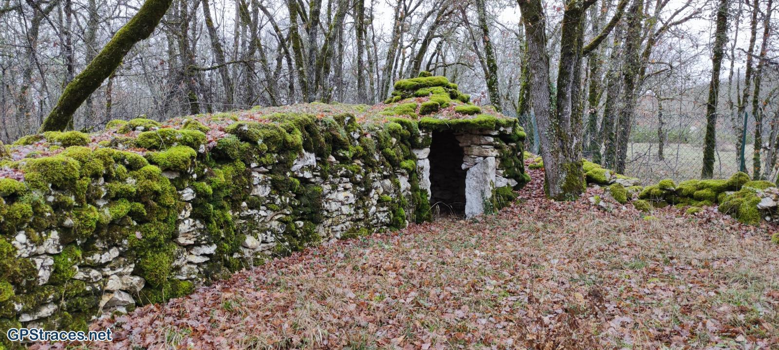Lot-46 - Chemin des puits et lavoirs de Laburgade à Aujols–5