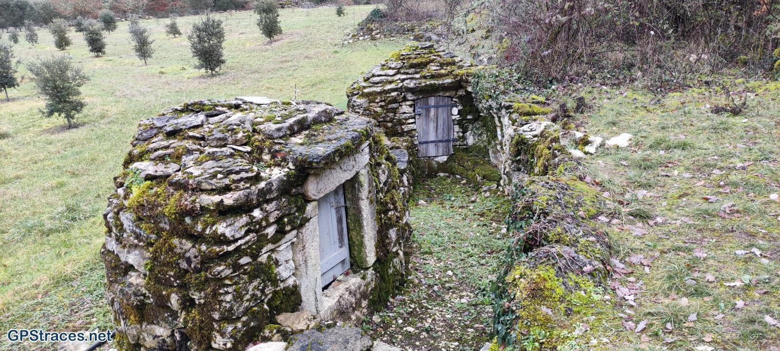 Lot-46 - Chemin des puits et lavoirs de Laburgade à Aujols–6