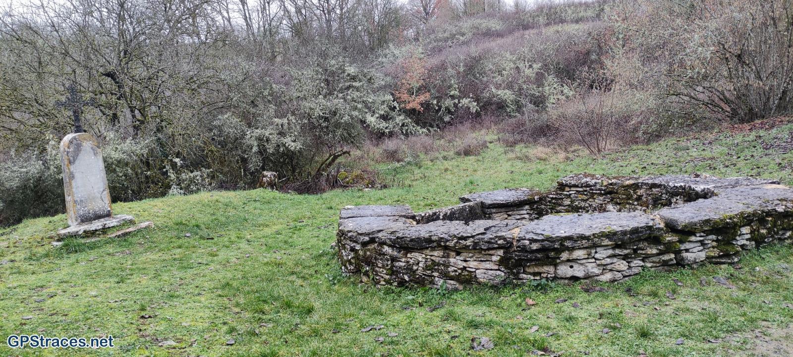 Lot-46 - Chemin des puits et lavoirs de Laburgade à Aujols–9