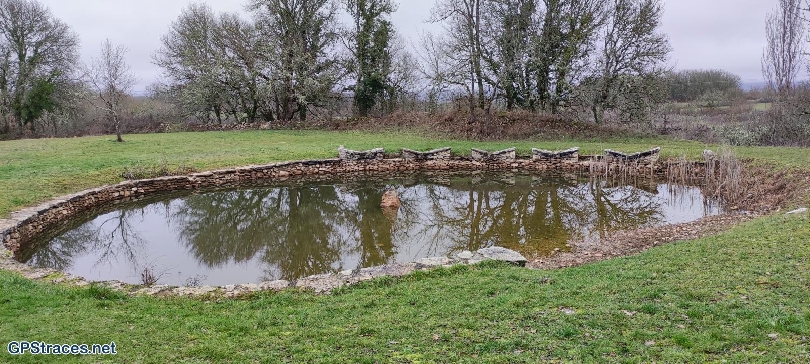 Lot-46 - Chemin des puits et lavoirs de Laburgade à Aujols–10